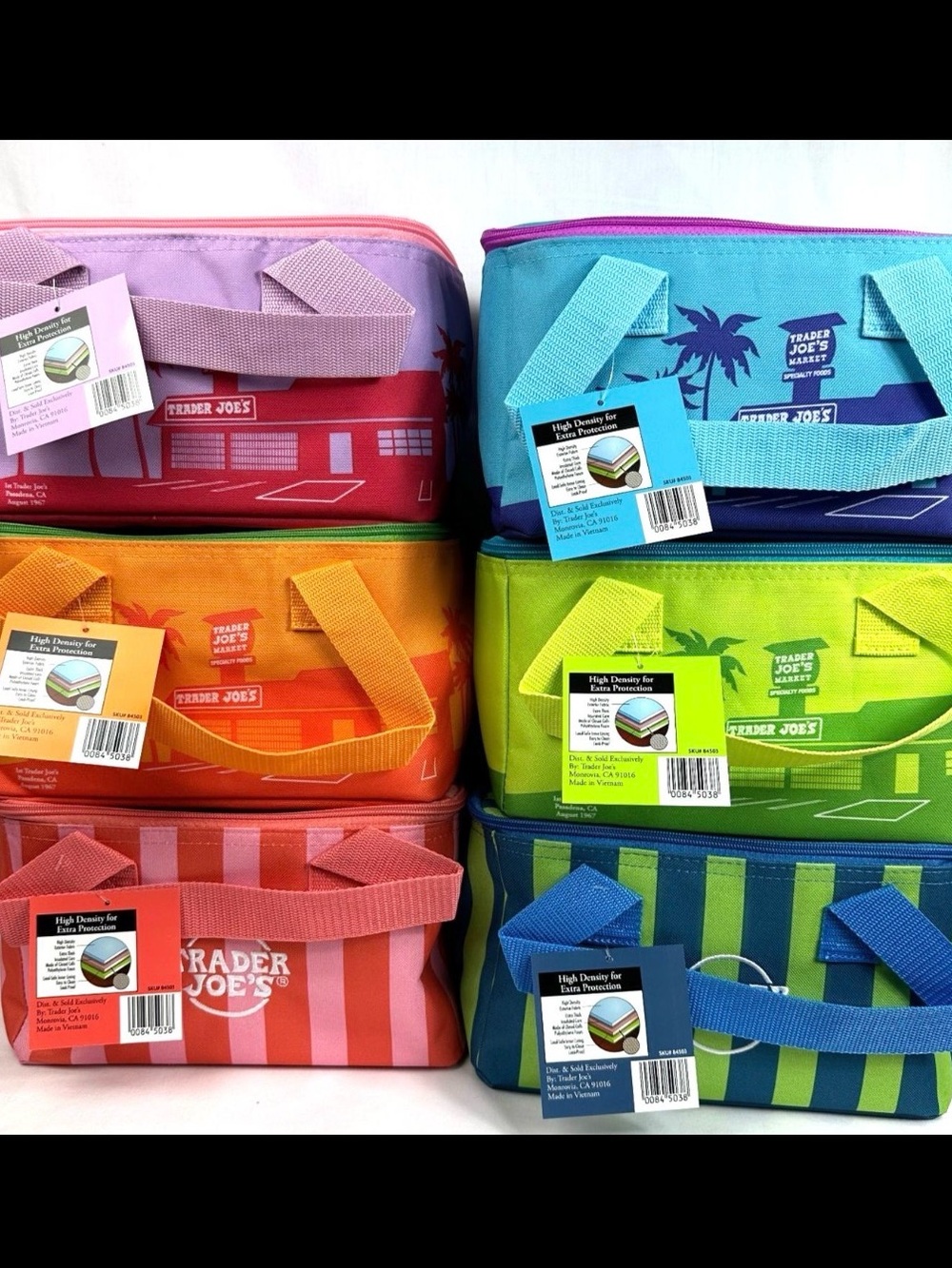 ✨ THE 2026 TRADER JOE’S MINI INSULATED TOTE COLLECTION IS HERE! ✨